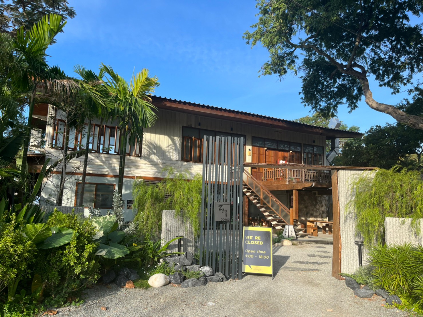 คาเฟ่บางแสน ติดทะเล Way Coffee House